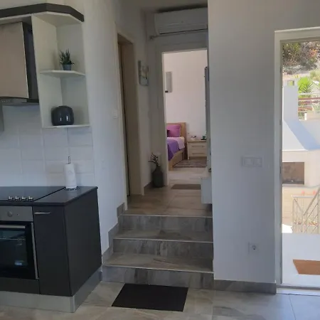 Luxury - Sunny Days Apartment