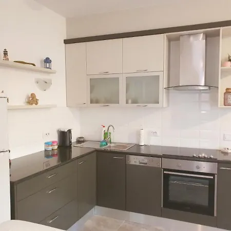 Luxury - Sunny Days Apartment